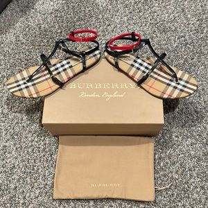 Authentic Women’s size 39 (US 9) Burberry Anthea Flat Sandals